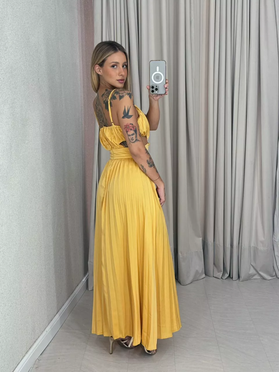 VESTIDO ZARA PLISSADO MOSTARDA
