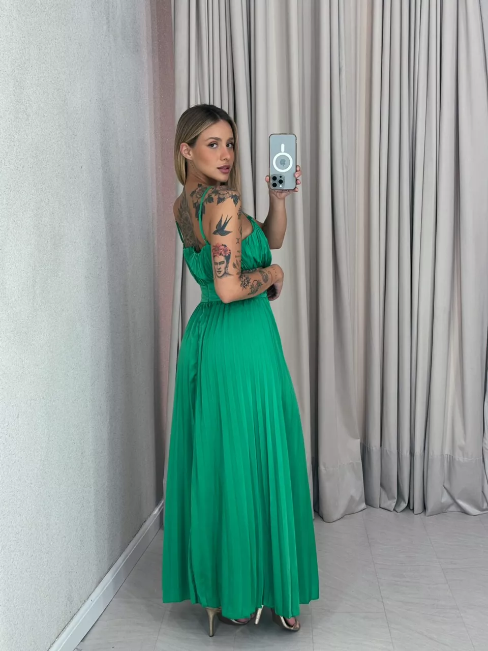 VESTIDO ZARA PLISSADO VERDE