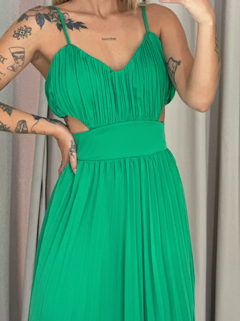 VESTIDO ZARA PLISSADO VERDE