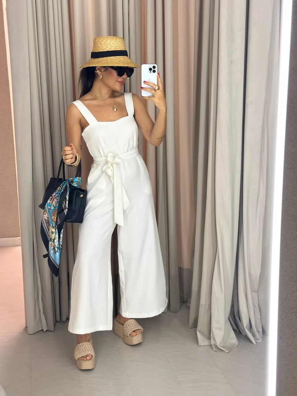 MACACÃO ADELINE BOLSO OFF - 0059360048 - CAROLLA FERRARO