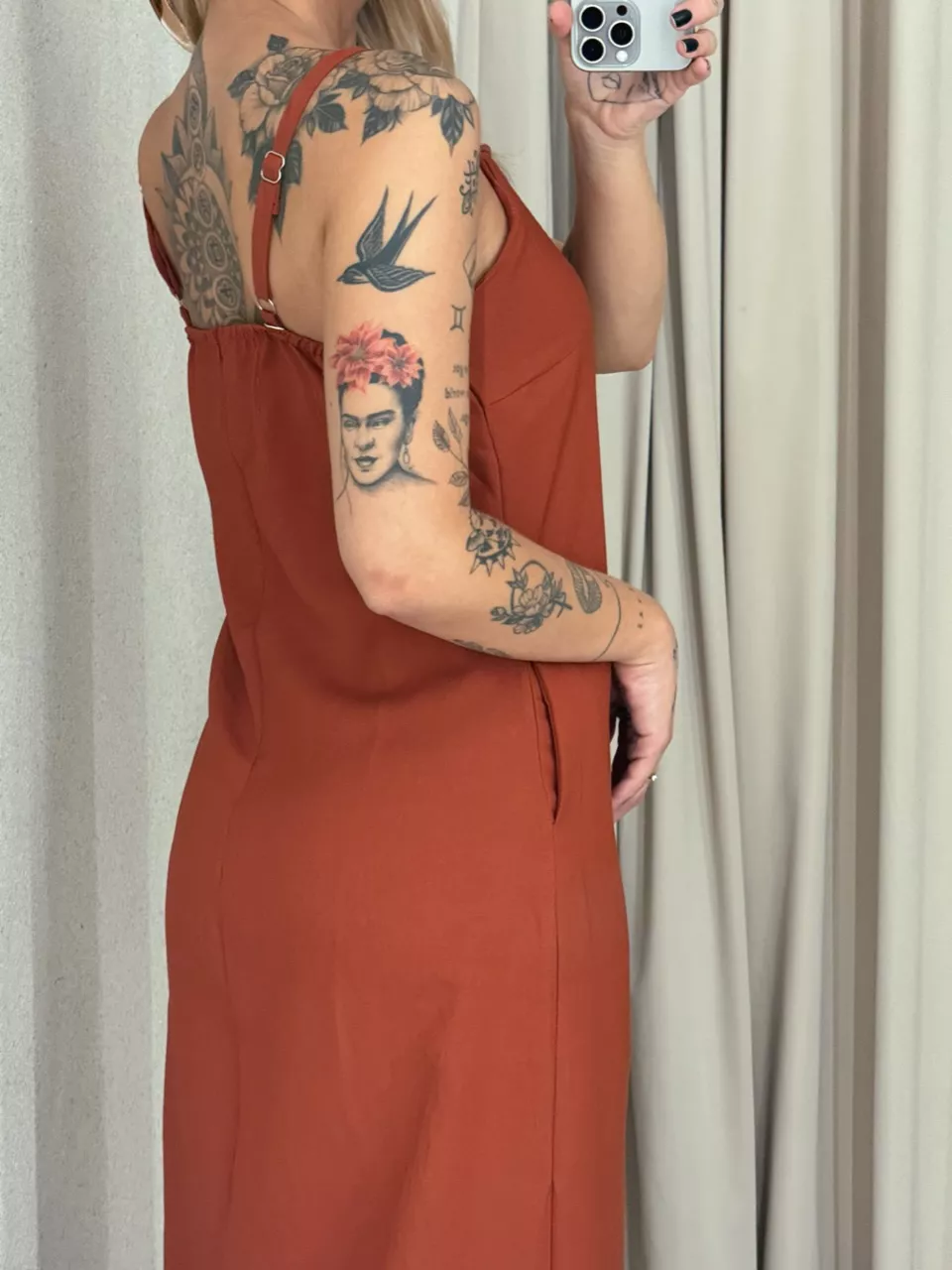 VESTIDO MAURA ALÇA TERRA COTA