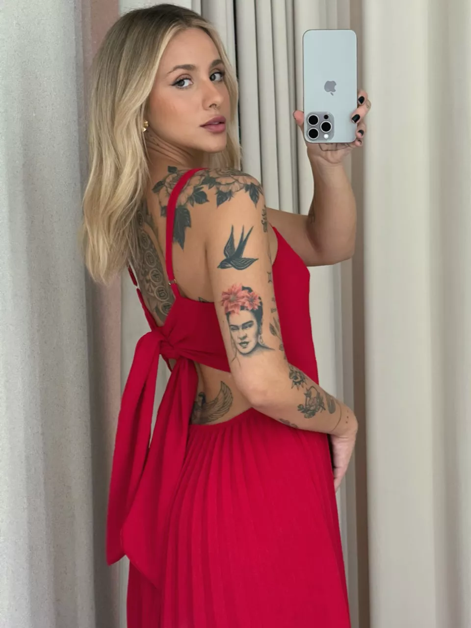 VESTIDO ELEONORA. PLISSADO vermelho