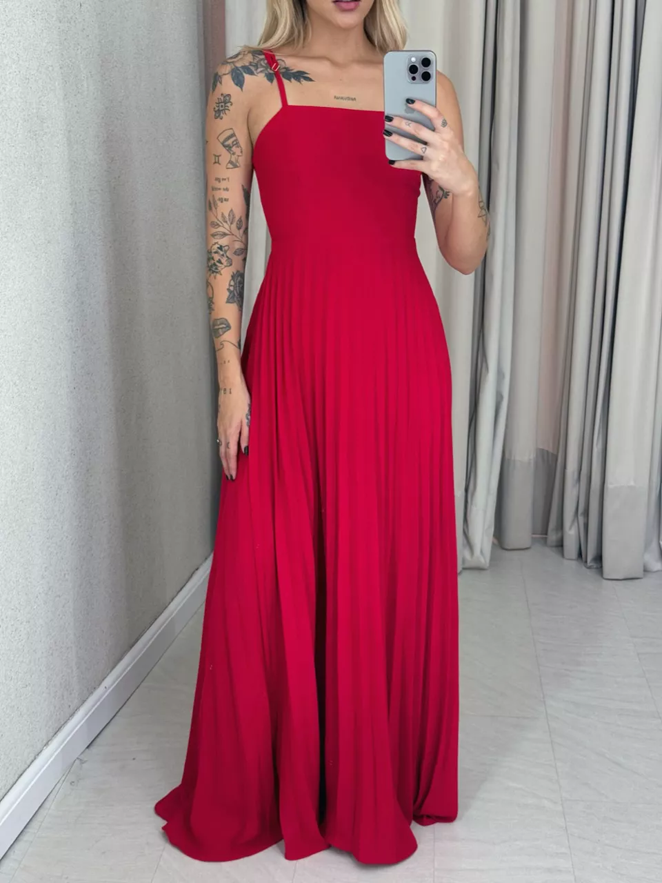VESTIDO ELEONORA. PLISSADO vermelho