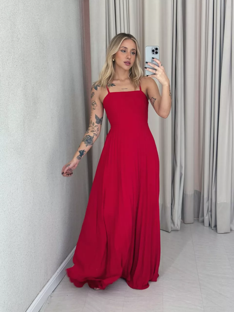 VESTIDO ELEONORA. PLISSADO vermelho