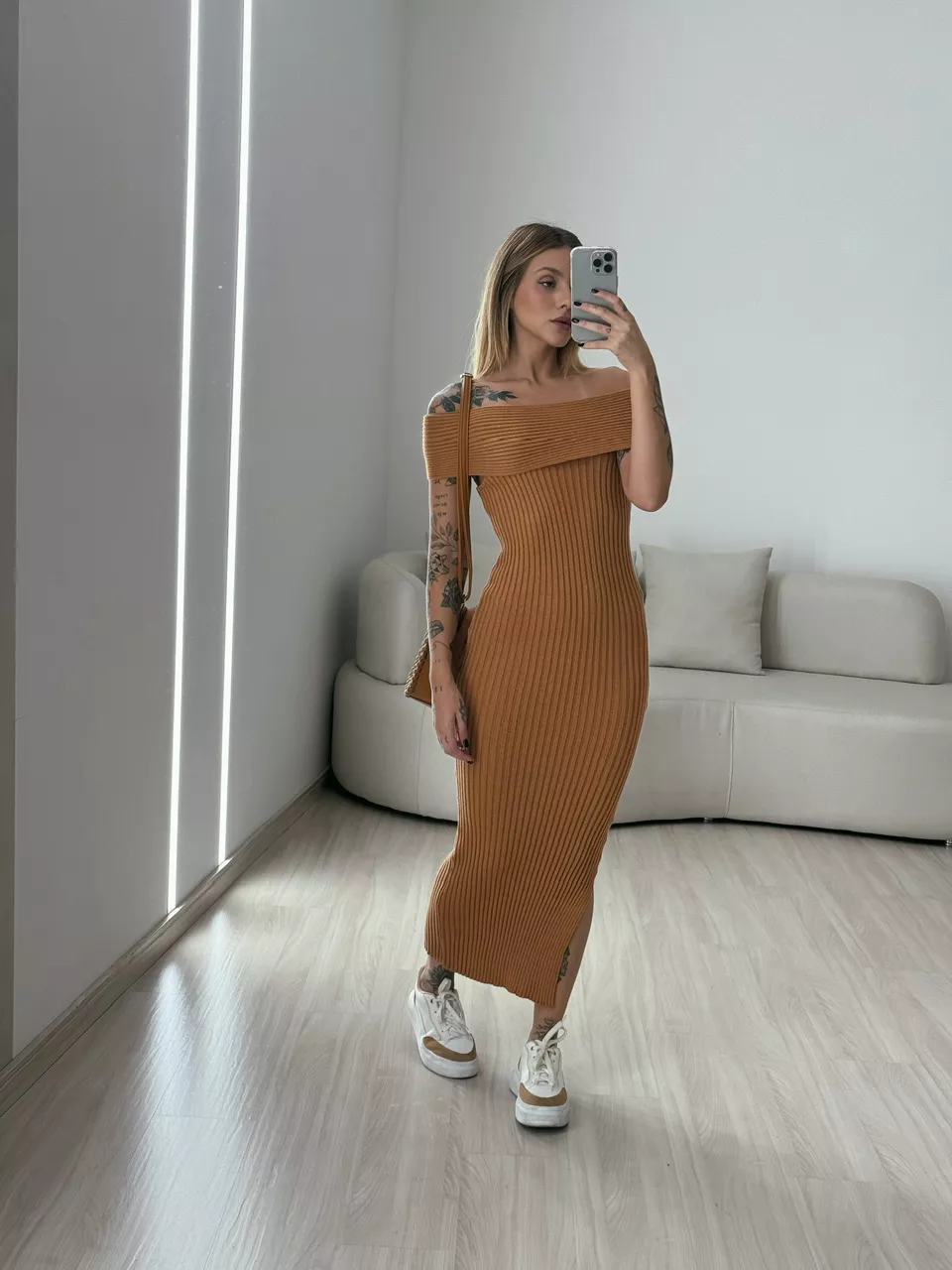 VESTIDO GOLA VIRADA CARAMELO