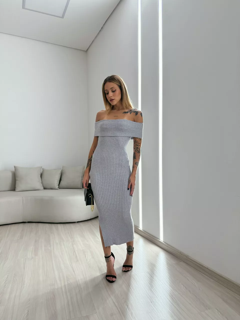 VESTIDO GOLA VIRADA CINZA