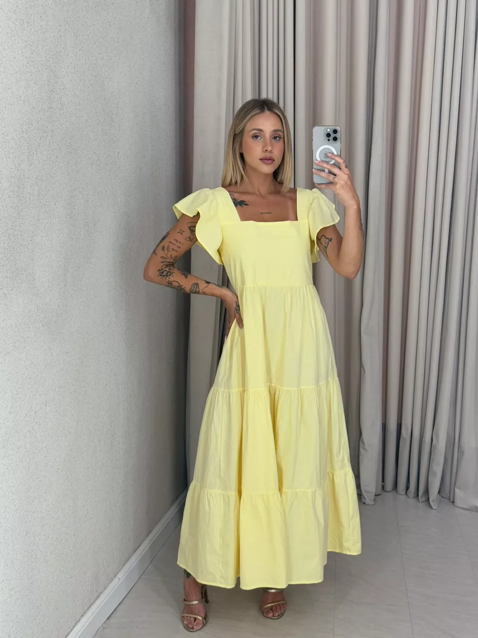 VESTIDO VILMA babados YELLOU BUTTER - 0057980374 - CAROLLA FERRARO