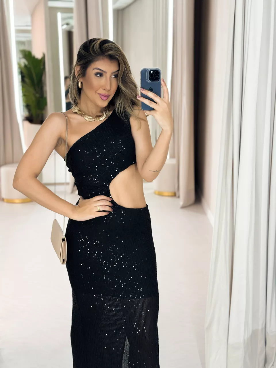 VESTIDO CÍNTIA PAETÊ ABERTURA LATERAL PRETO