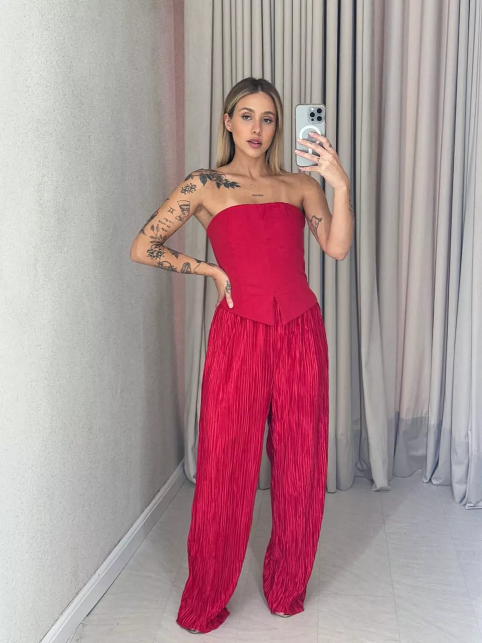 MACACÃO FERNANDA PLISSADO VERMELHO - 0059430006 - CAROLLA FERRARO