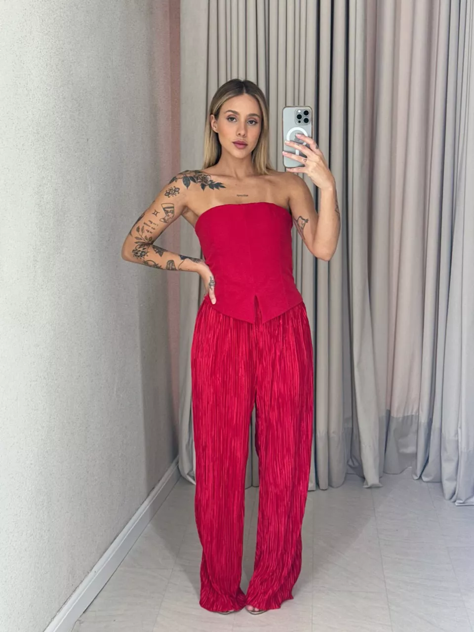 MACACÃO FERNANDA PLISSADO VERMELHO