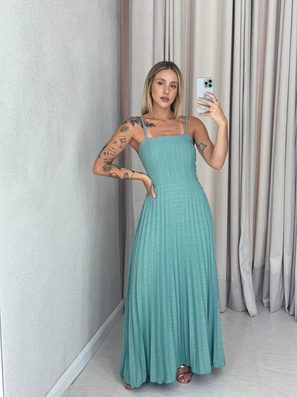 VESTIDO ALINE PLISSADO PISTACHE - 0058600145 - CAROLLA FERRARO