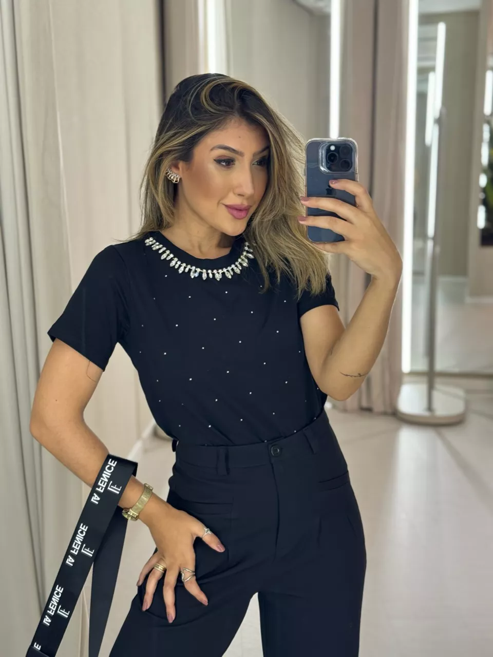 T-SHIRT STRASS CORRENTE PRETA - 0047650033 - CAROLLA FERRARO