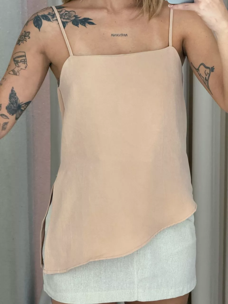 BLUSA VILMA ASSIMÉTRICA NUDE