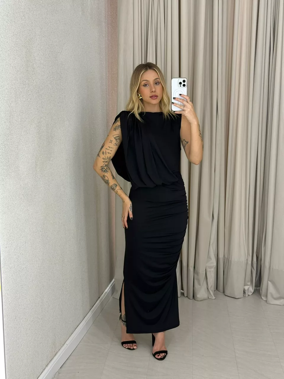 VESTIDO VIRGÍNIA DRAPEADO PRETO - 0063500032 - CAROLLA FERRARO