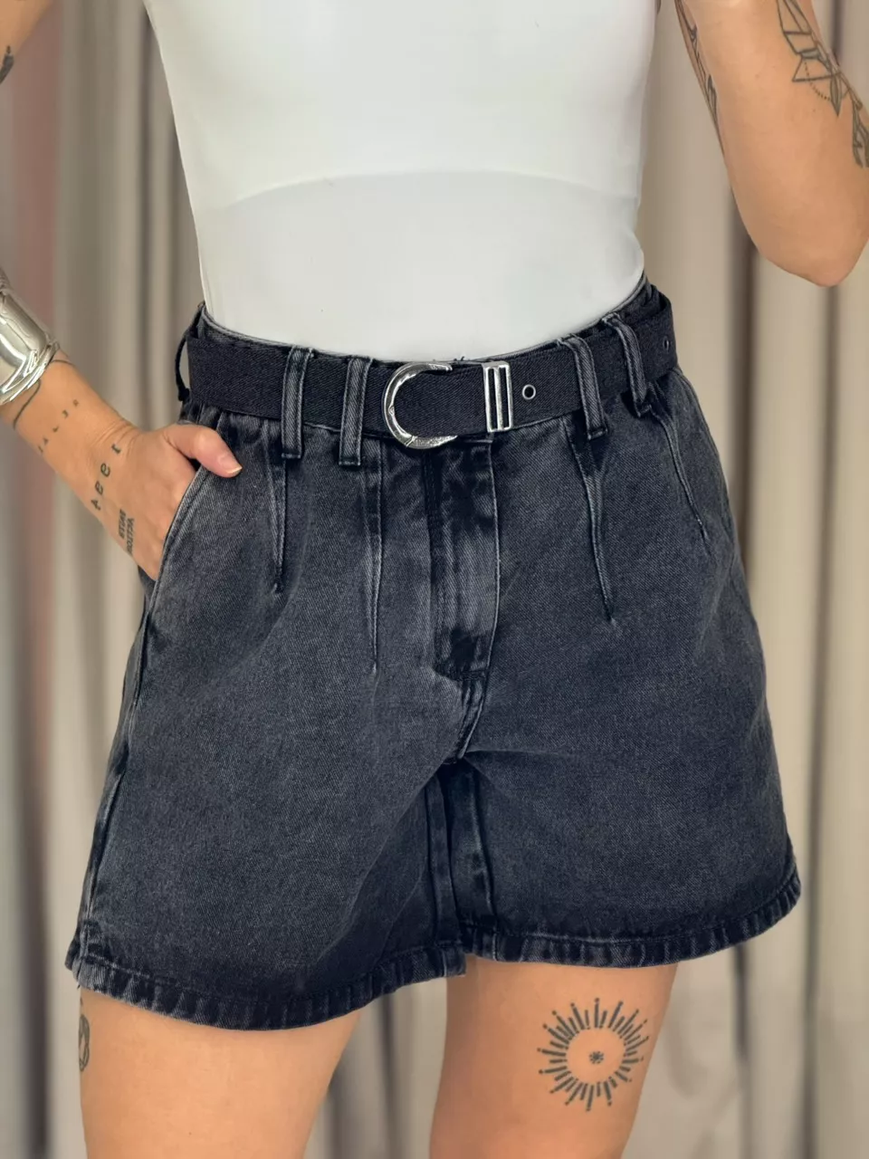 SHORT CAROLINA CINTO JEANS PRETO - 0064350335 - CAROLLA FERRARO
