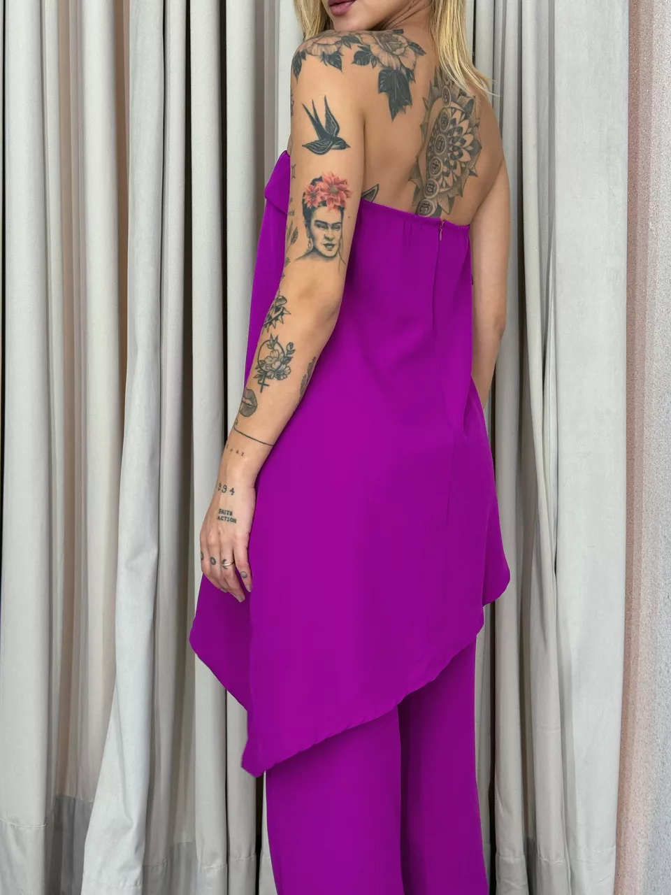 CONJUNTO MIRELLA BLUSA ASSIMÉTRICA FUCSIA