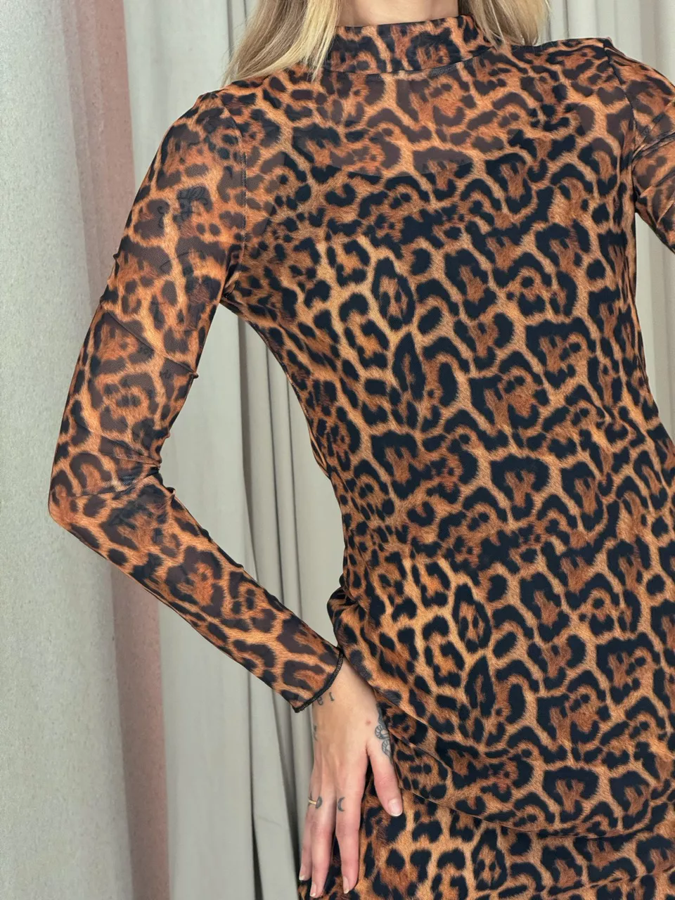 VESTIDO PIETRA TULE ONÇA