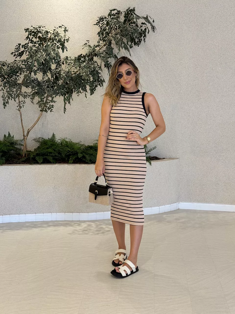 VESTIDO LAIS CANELADO NUDE LISTRADO