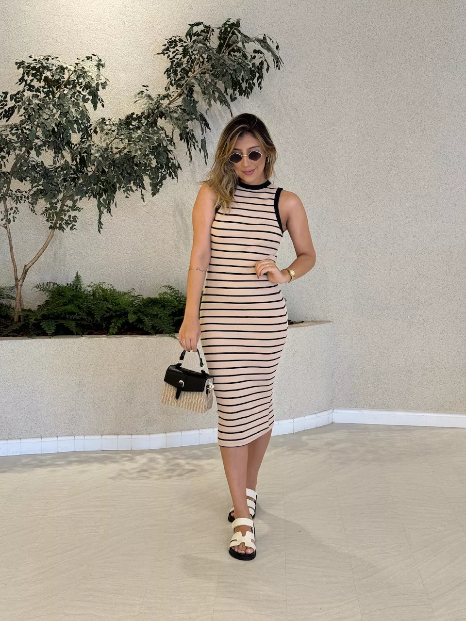 VESTIDO LAIS CANELADO NUDE LISTRADO