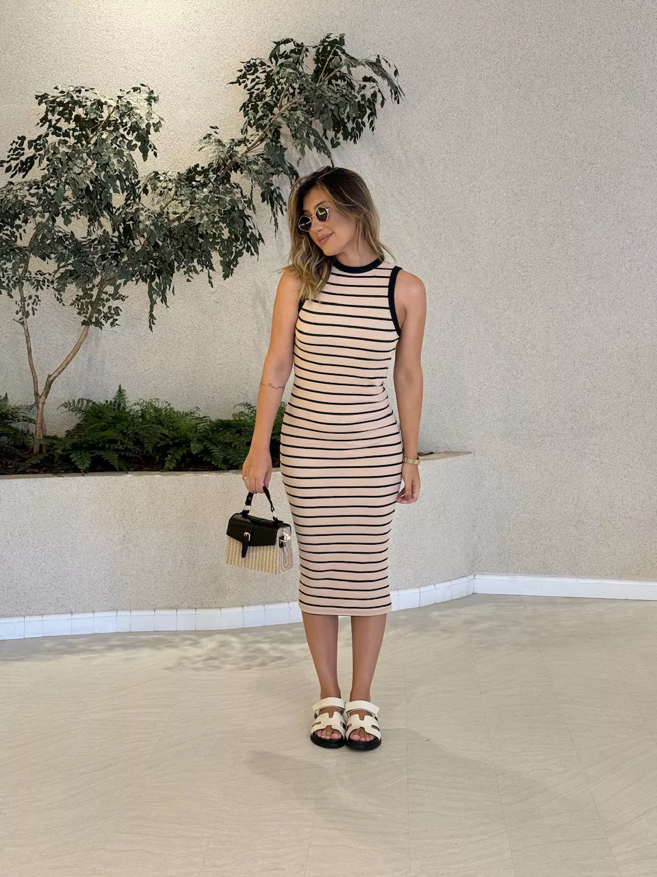 VESTIDO LAIS CANELADO NUDE LISTRADO