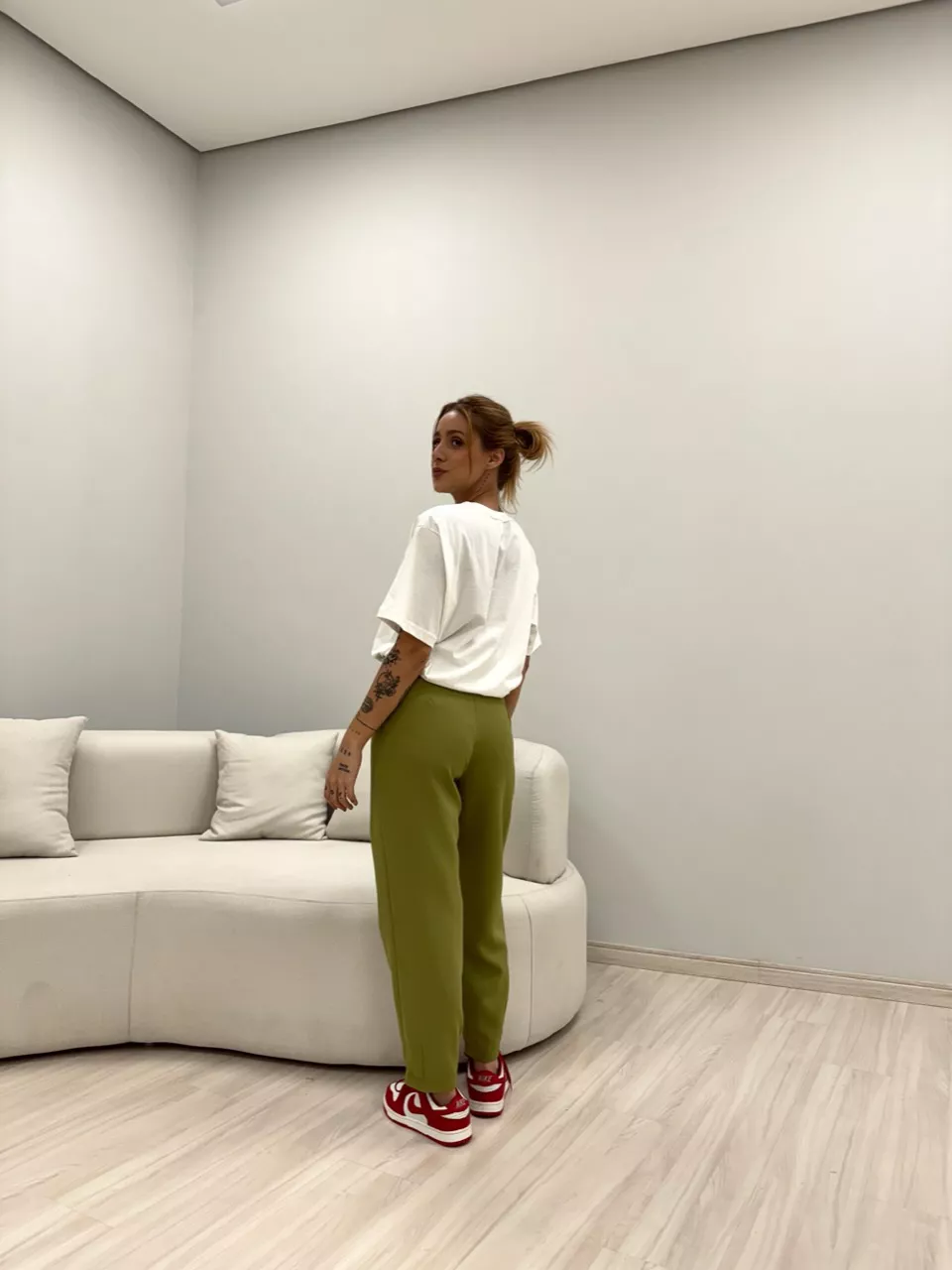 CALÇA GISELE CENOURA PISTACHE
