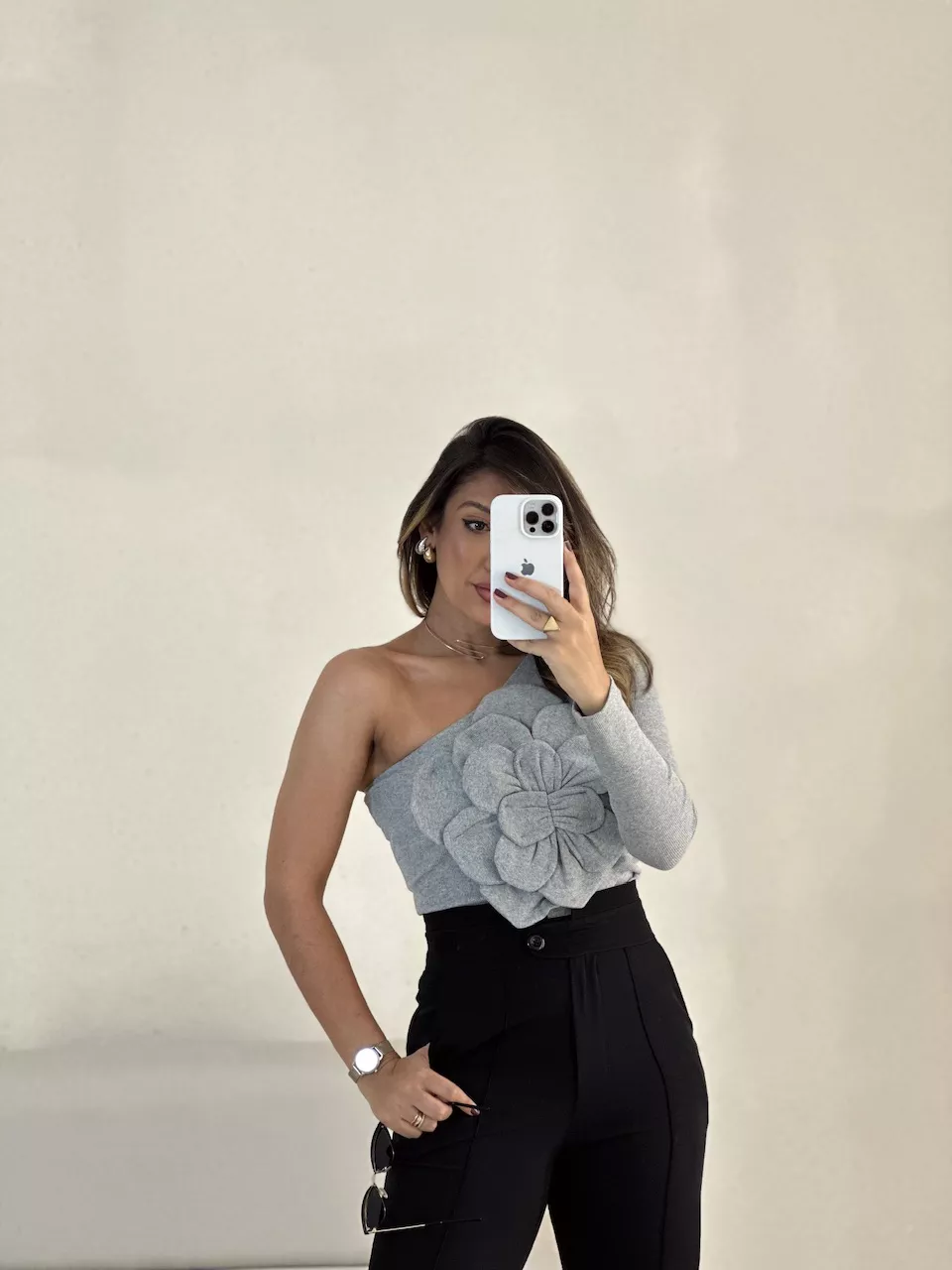 CROPPED FLOR NULA MANGA CINZA - 0054240091 - CAROLLA FERRARO