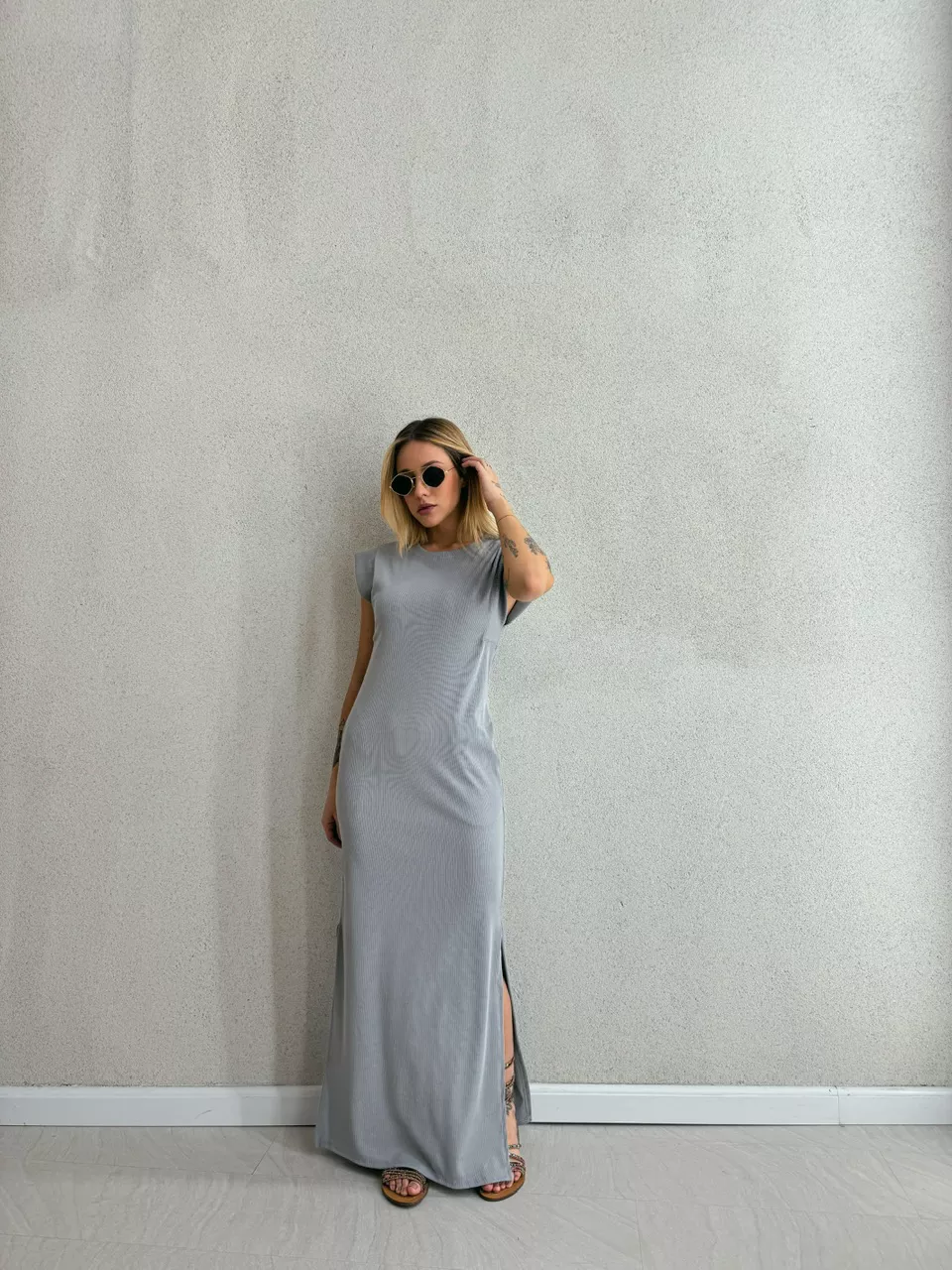 VESTIDO VIVI MUSCLE CANELADO CINZA