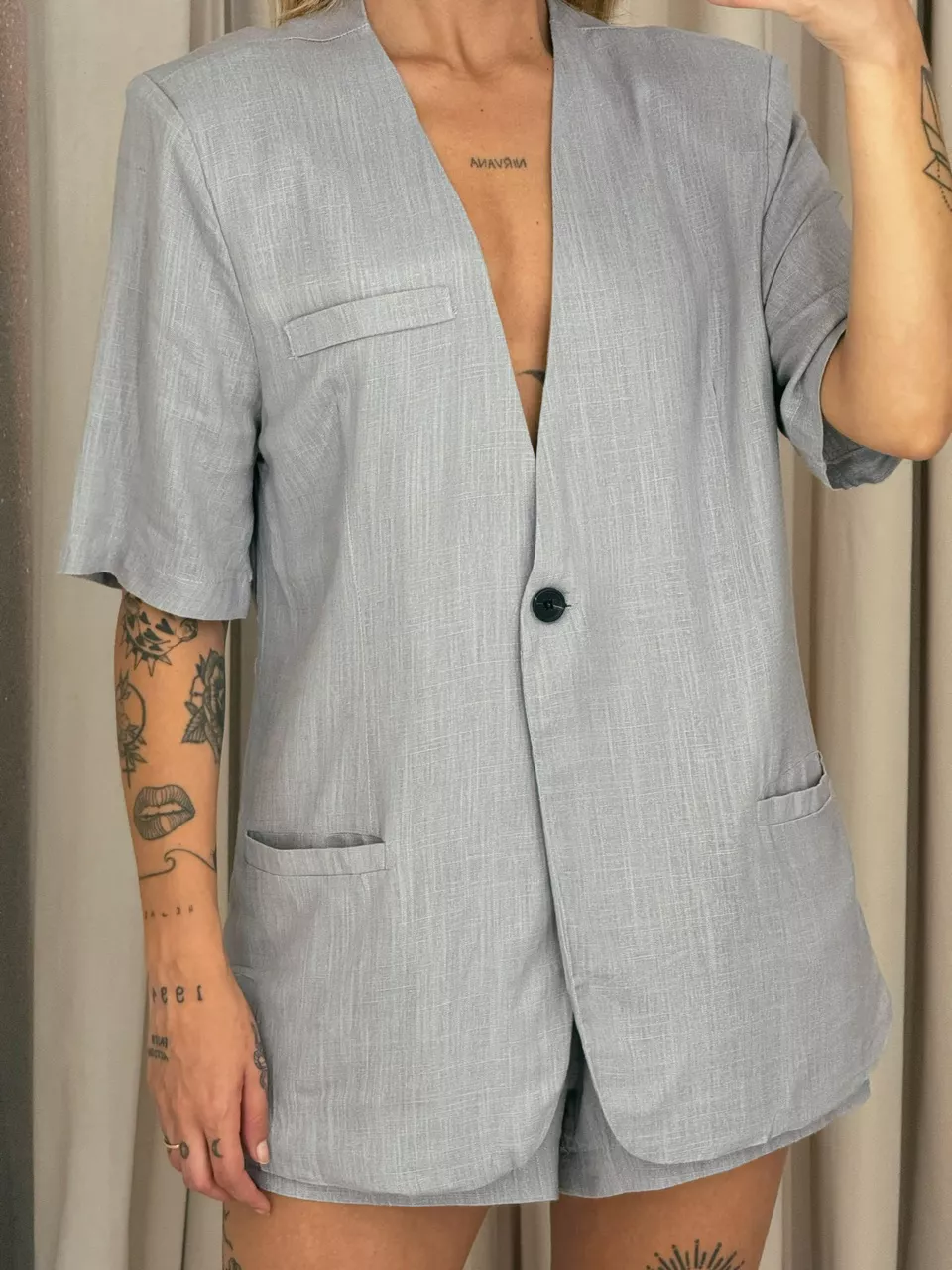 CONJUNTO KAUANY. Short Cinza