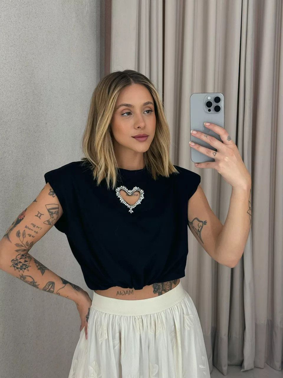 CROPPED CORAÇÃO VAZADO PRETO - 0056320032 - CAROLLA FERRARO