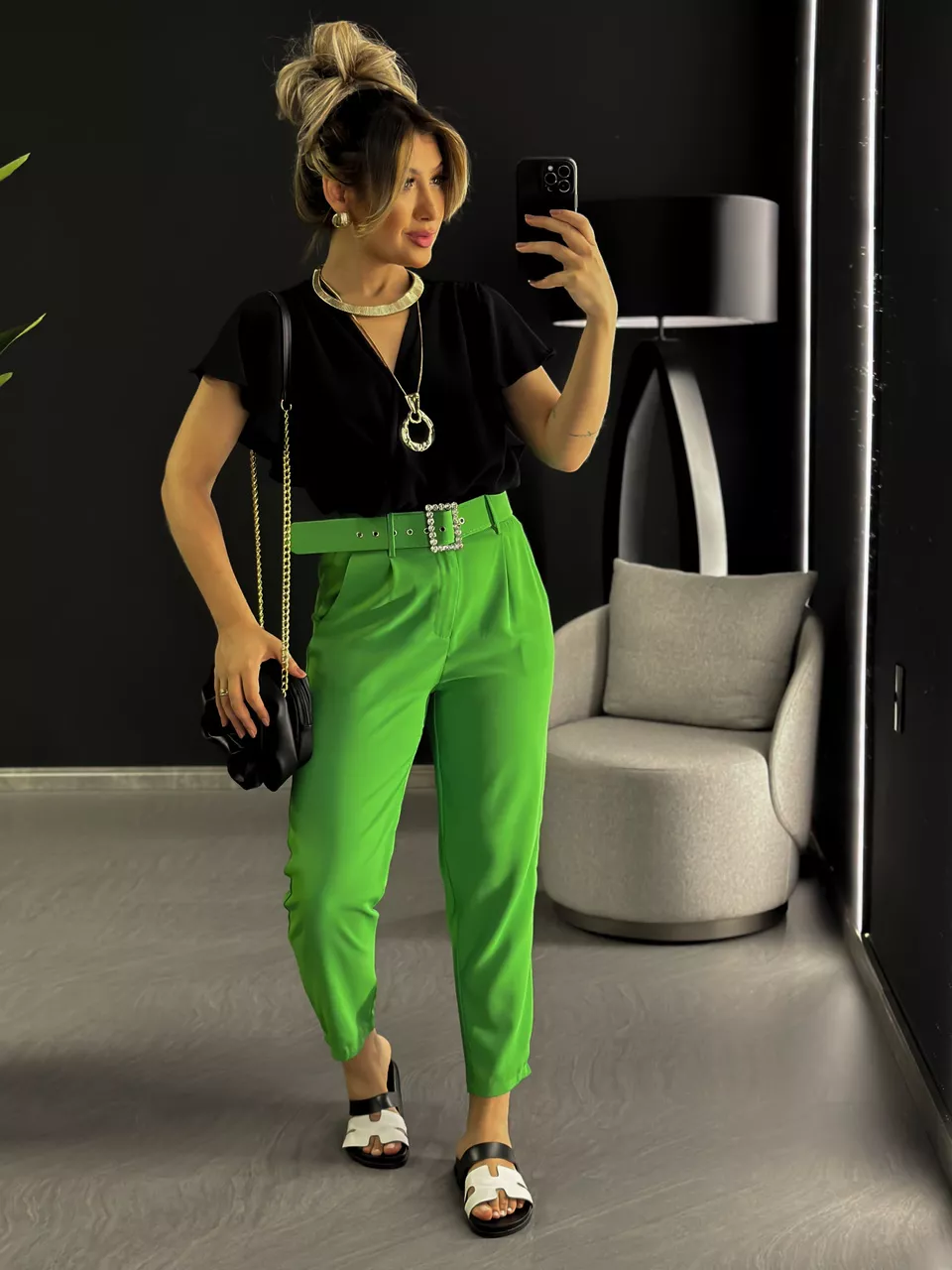 CALÇA LAÍS CINTO PEDRARIA VERDE