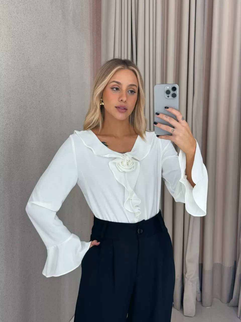 BLUSA SARA MANGA OFF - 0061340048 - CAROLLA FERRARO