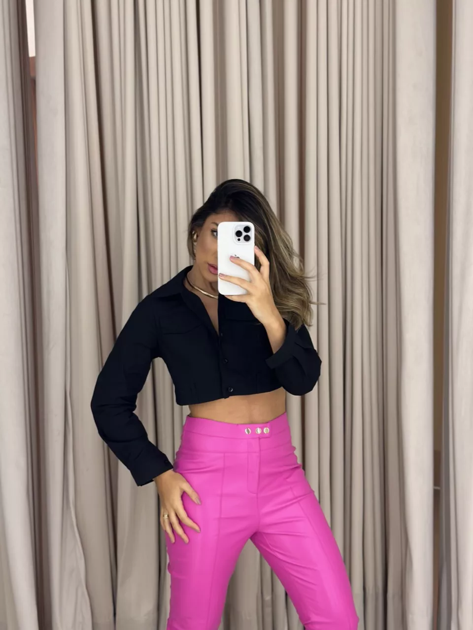 CAMISA CROPPED ANA PRETA