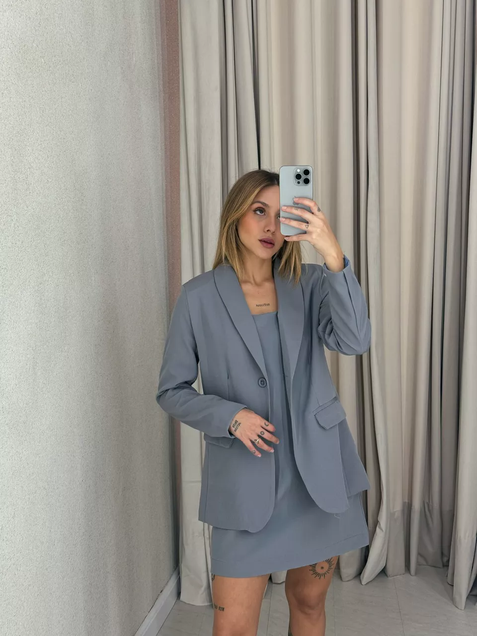 CONJUNTO VESTIDO COM BLAZER CINZA