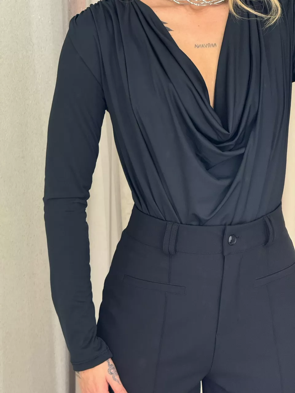 BODY AMANDA MANGA LONGA PRETO