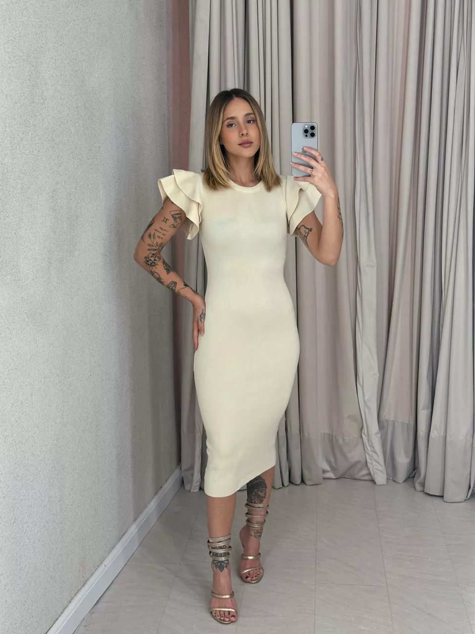 VESTIDO JANE MANGA BABADOS Palha - 0057530042 - CAROLLA FERRARO