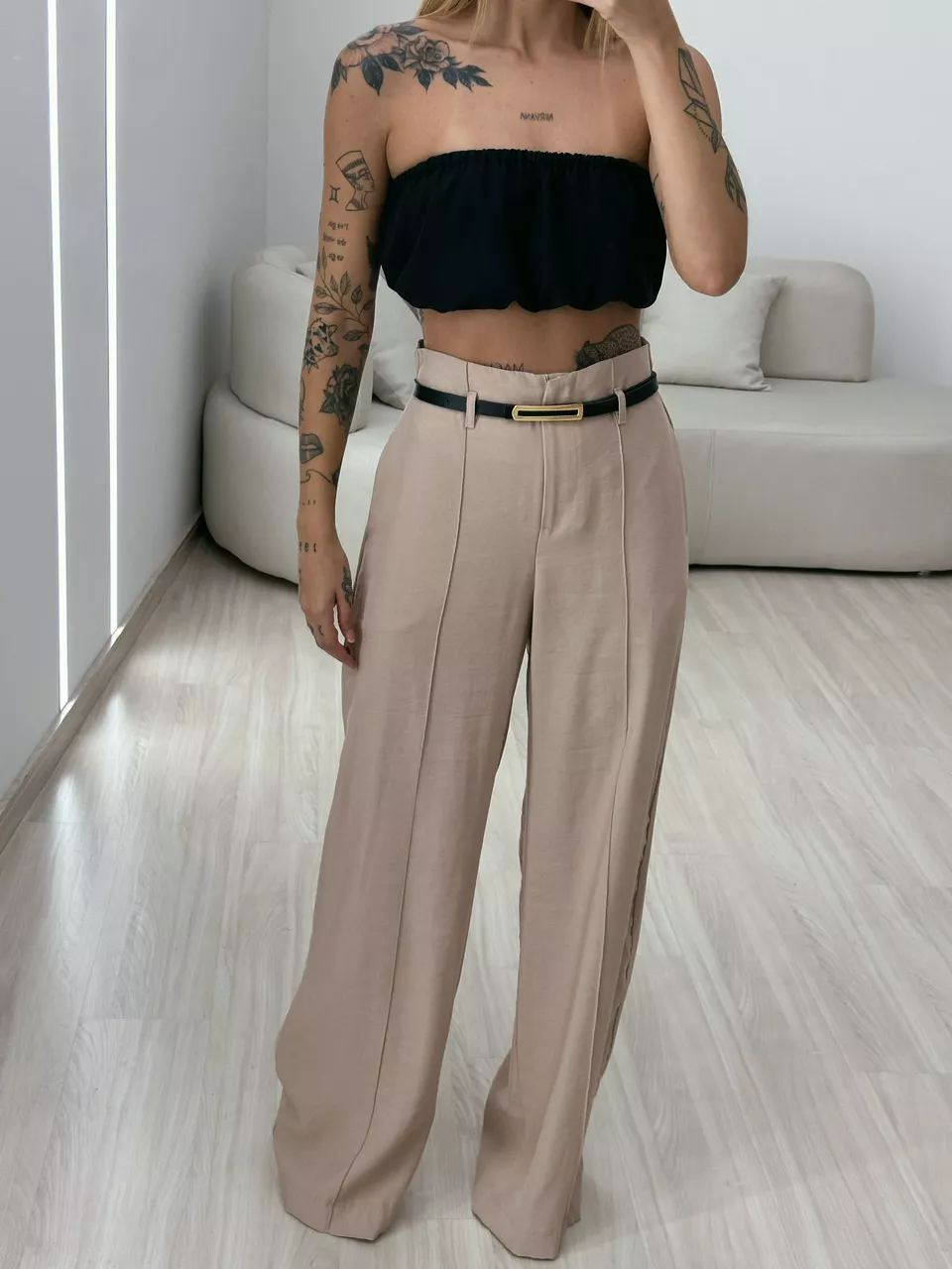 CALÇA JÚLIA PANTALONA AREIA - 0049740110 - CAROLLA FERRARO