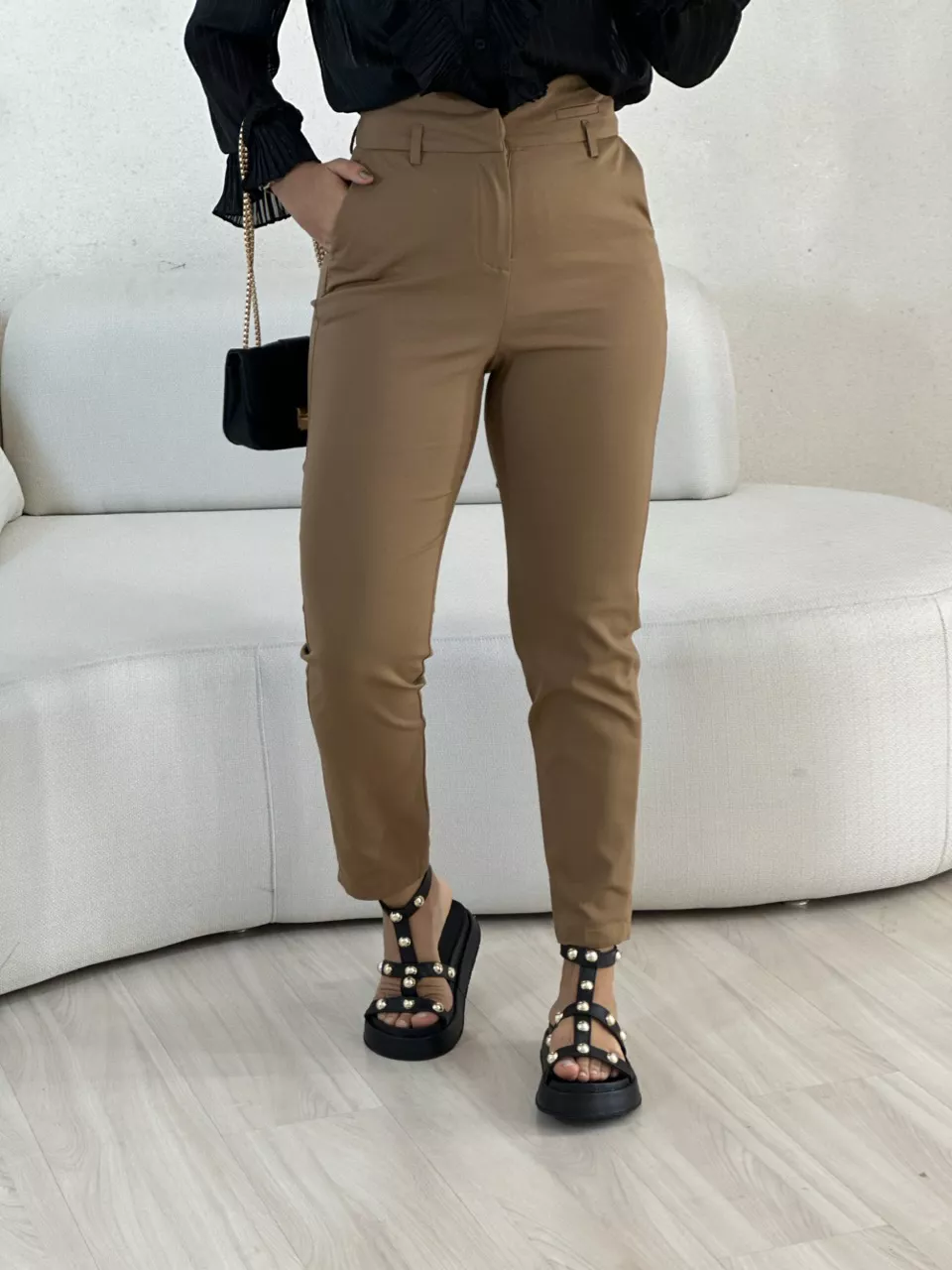 CALÇA GABRIELA SKINNY MARROM - 0056420054 - CAROLLA FERRARO