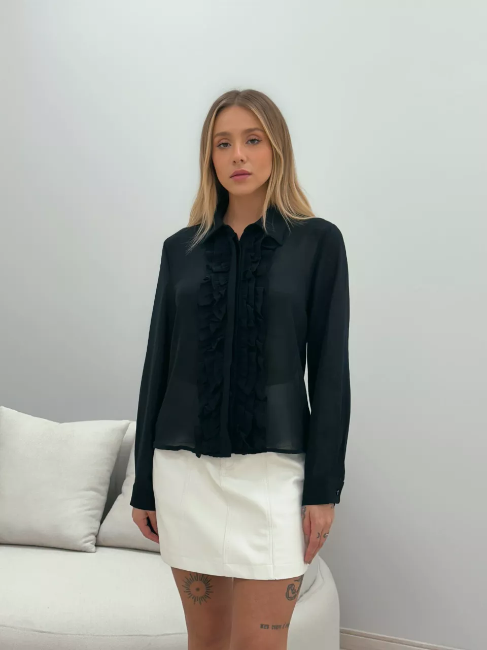 CAMISA YASMIN BABADO PRETA - 0048840033 - CAROLLA FERRARO