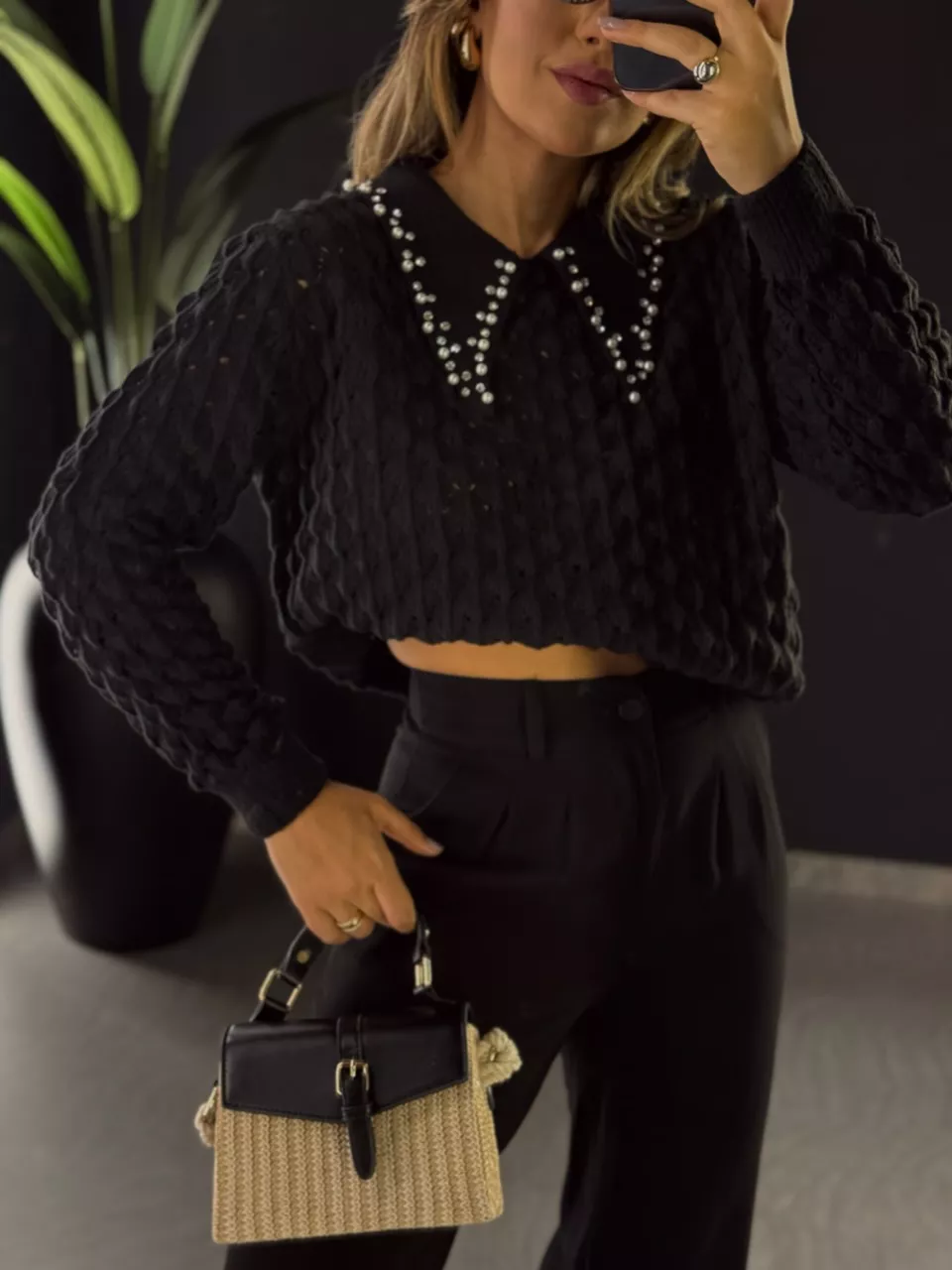 SUÉTER GOLA STRASS PRETO