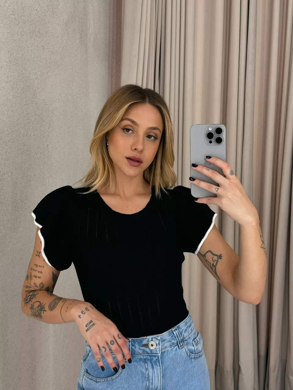 BLUSA LARA TRICOT MANGA BABADO PRETA - 0055490033 - CAROLLA FERRARO