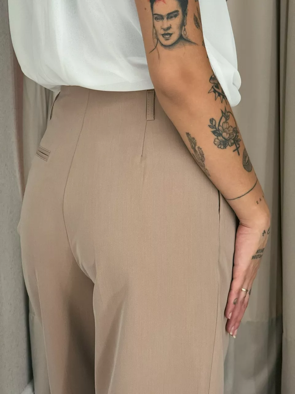 CALÇA FABIANA NUDE