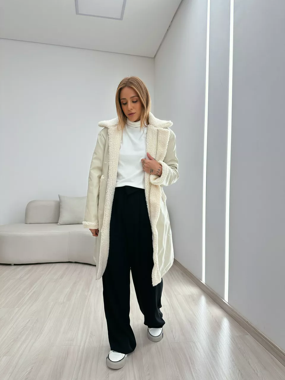 SOBRETUDO CRISTAL COURINO OFF - 0049890048 - CAROLLA FERRARO
