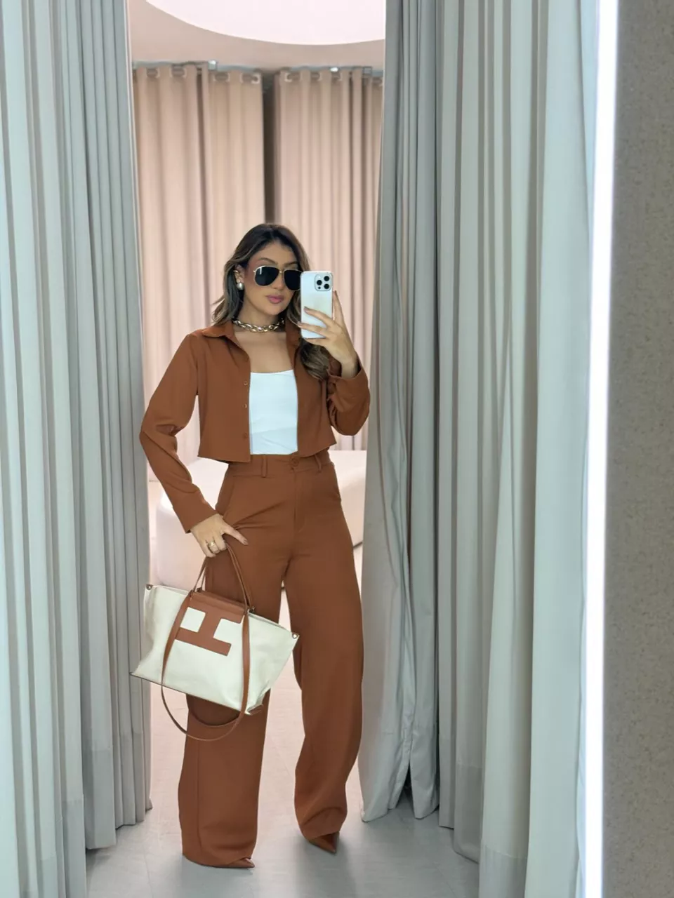 CONJUNTO EUGÊNIA CALÇA CARAMELO - 0064450095 - CAROLLA FERRARO