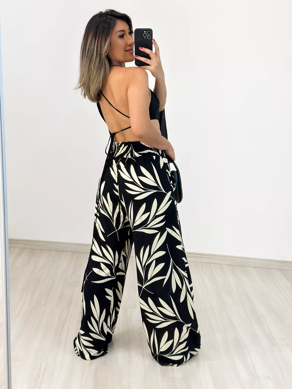 CROPPED SARA ASSIMÉTRICO PRETO
