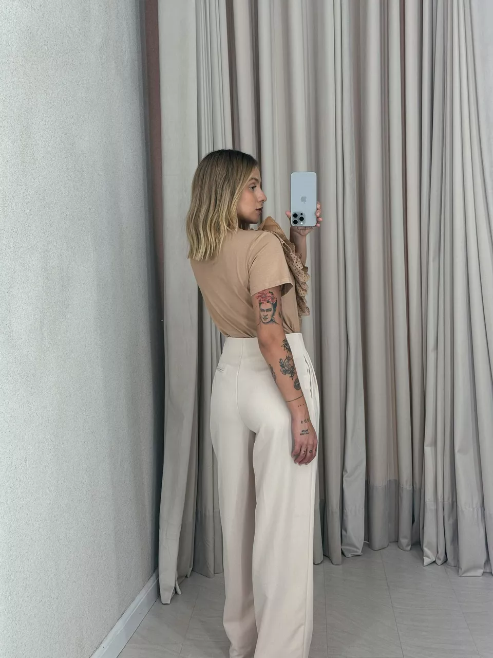 BLUSA HELOISA BABADOS NUDE