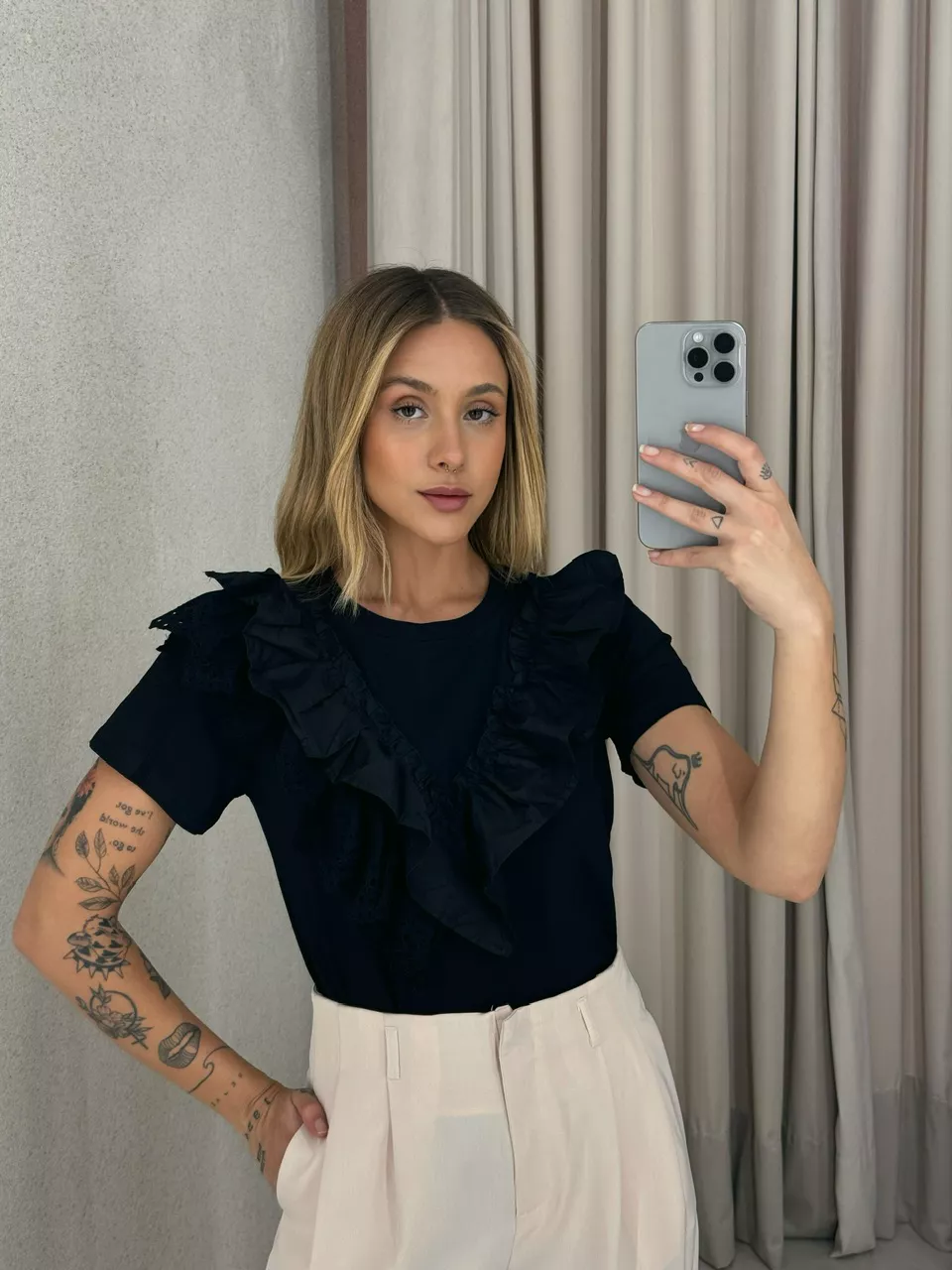 BLUSA HELOISA BABADOS PRETA - 0056340033 - CAROLLA FERRARO