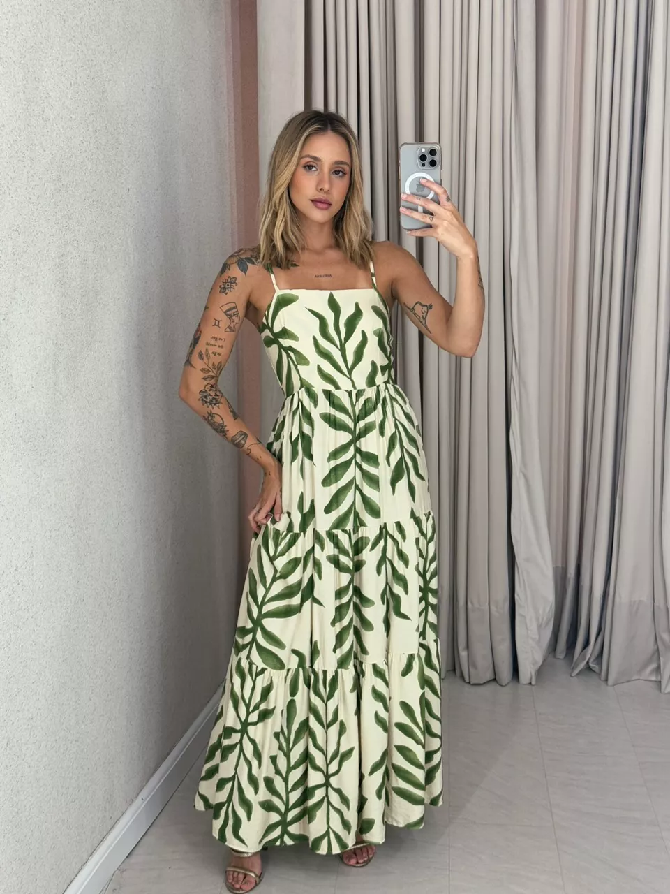 VESTIDO EMILIA ALÇA ESTAMPADO OFF/ VERDE - 0058820... - CAROLLA FERRARO