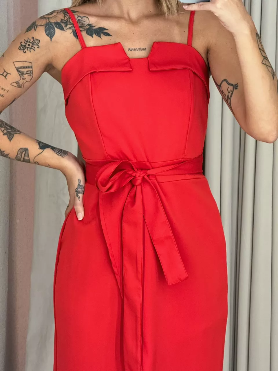 VESTIDO EUGÊNIA MIDI VERMELHO