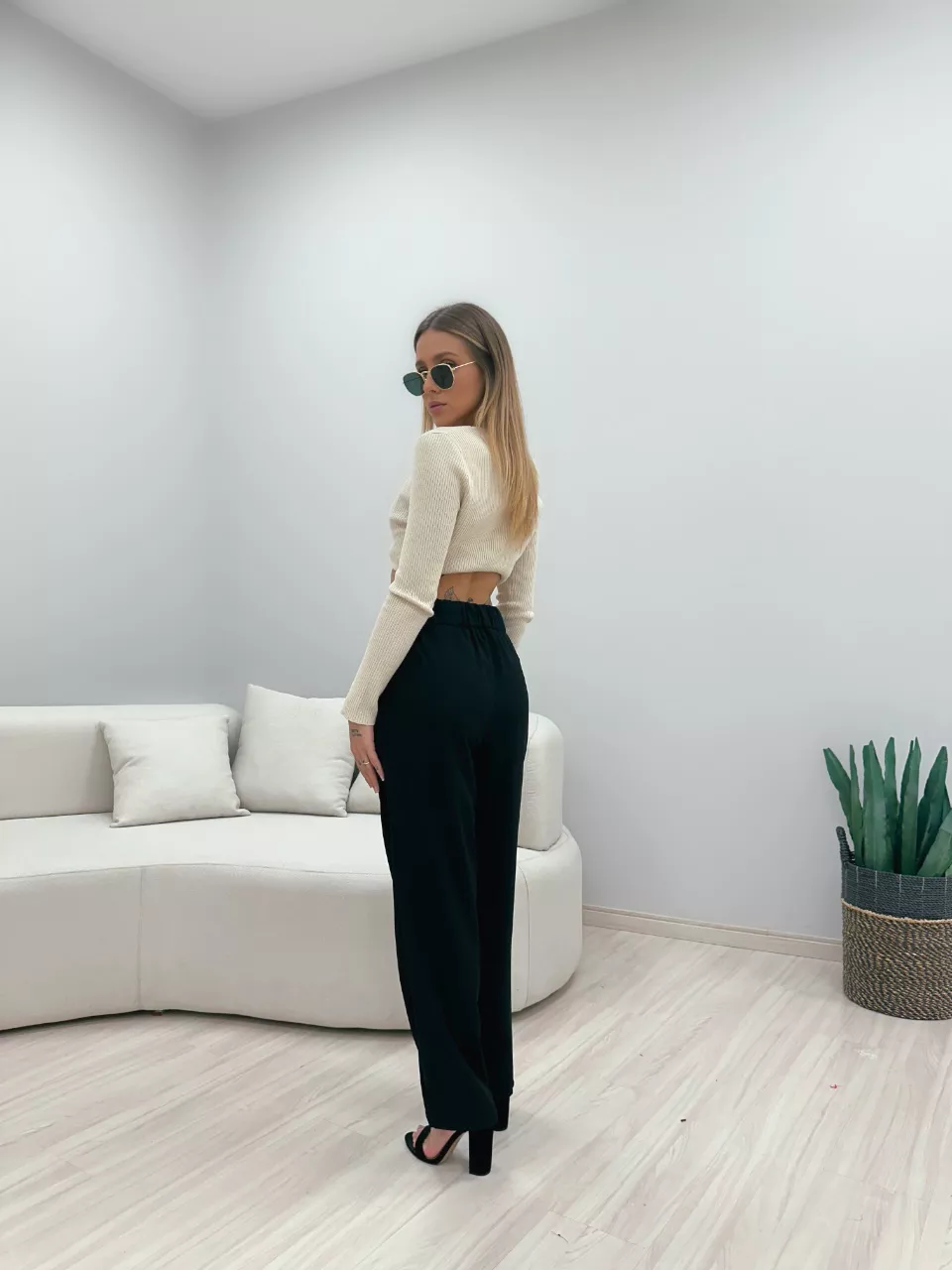 CALÇA CECÍLIA MOM PRETA