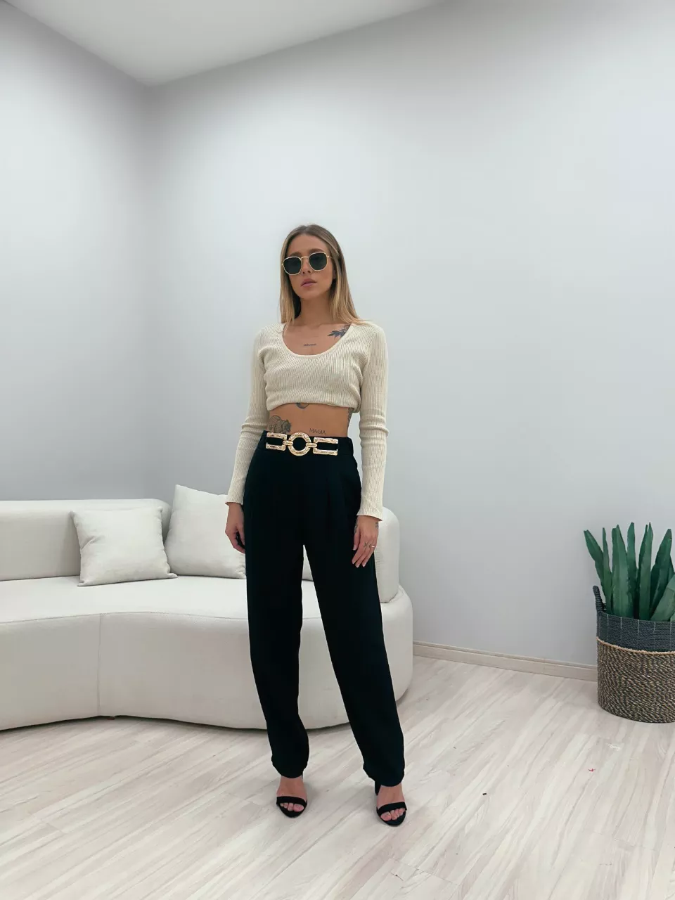 CALÇA CECÍLIA MOM PRETA